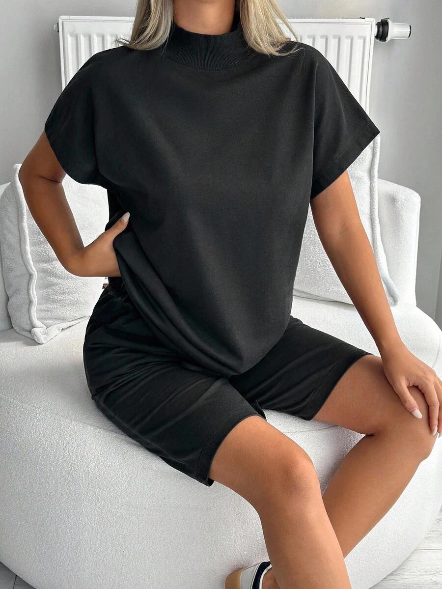 komplet t-shirt spodenki