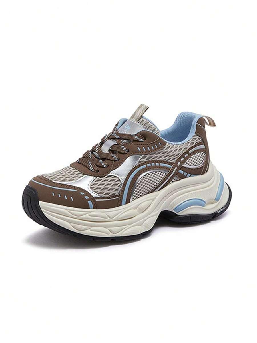 sznurowane buty sportowe