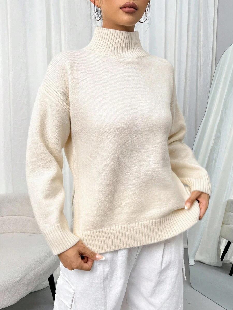 beżowy sweter golf