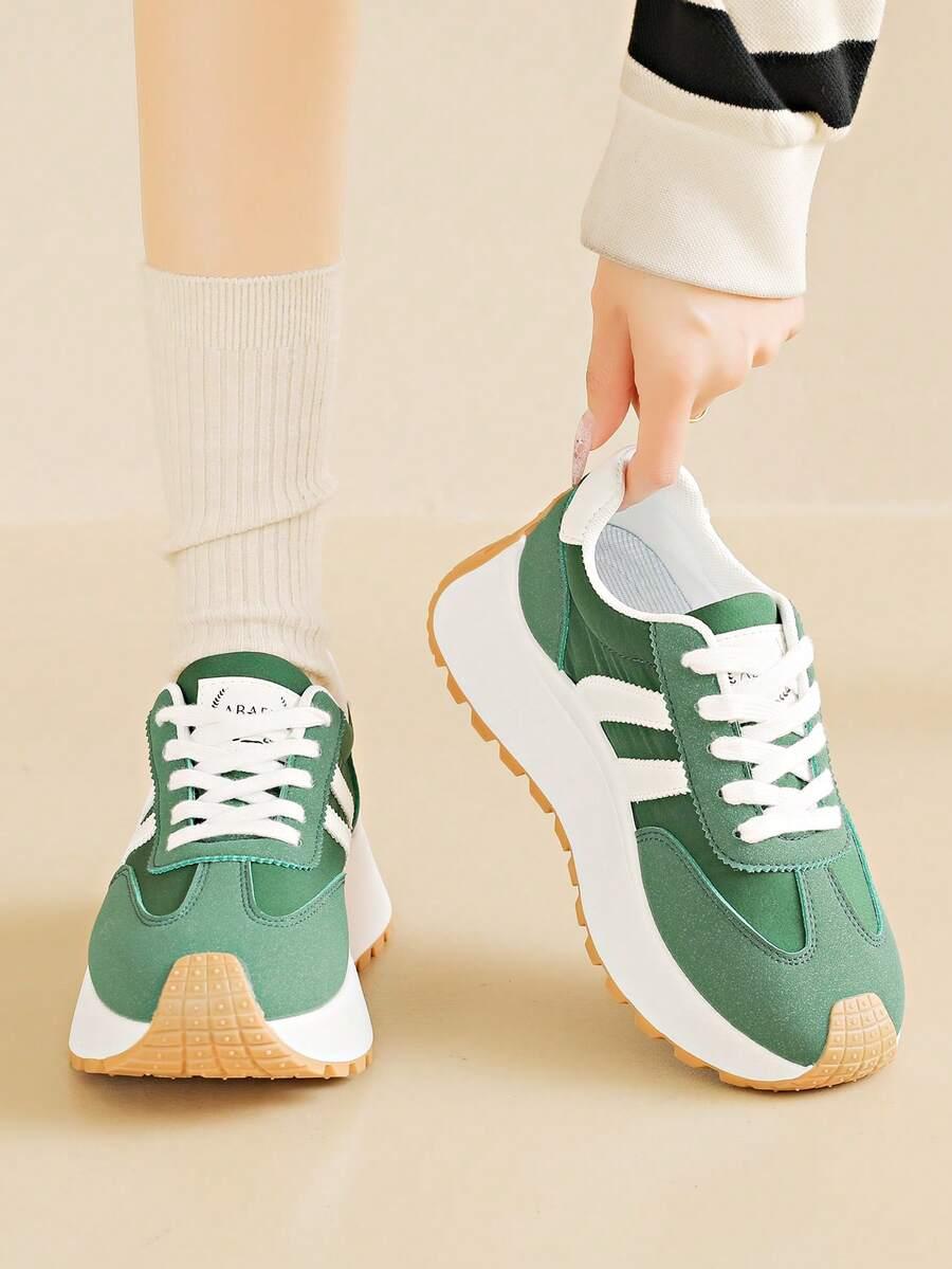 SZNUROWANE BUTY SPORTOWE KONTRAST