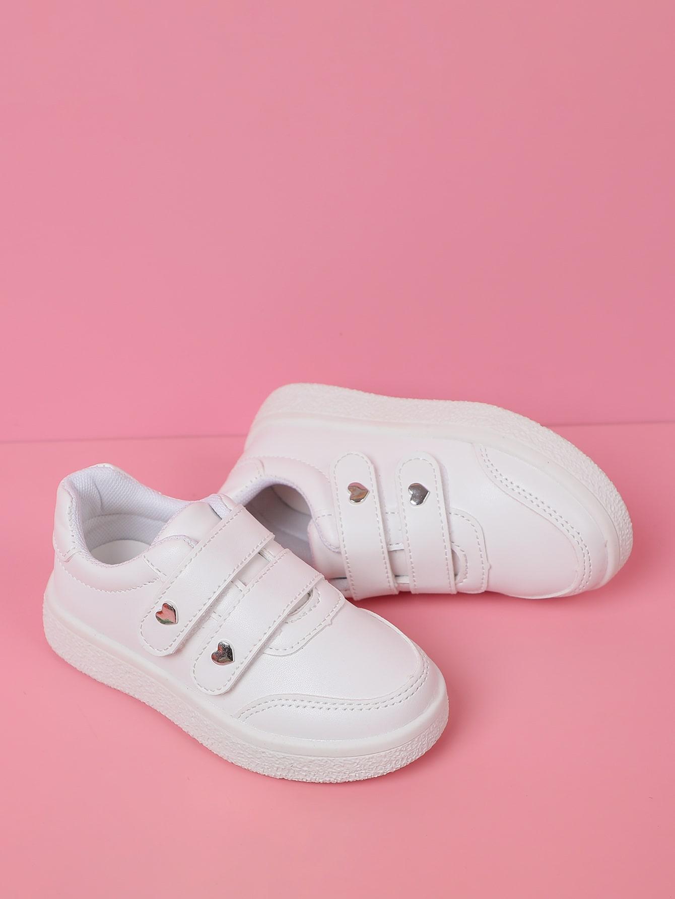 białe buty rzepy