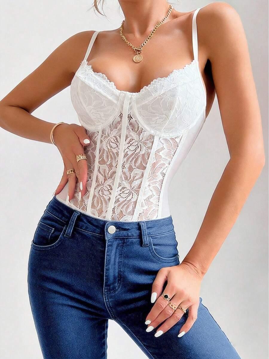 białe body koronka