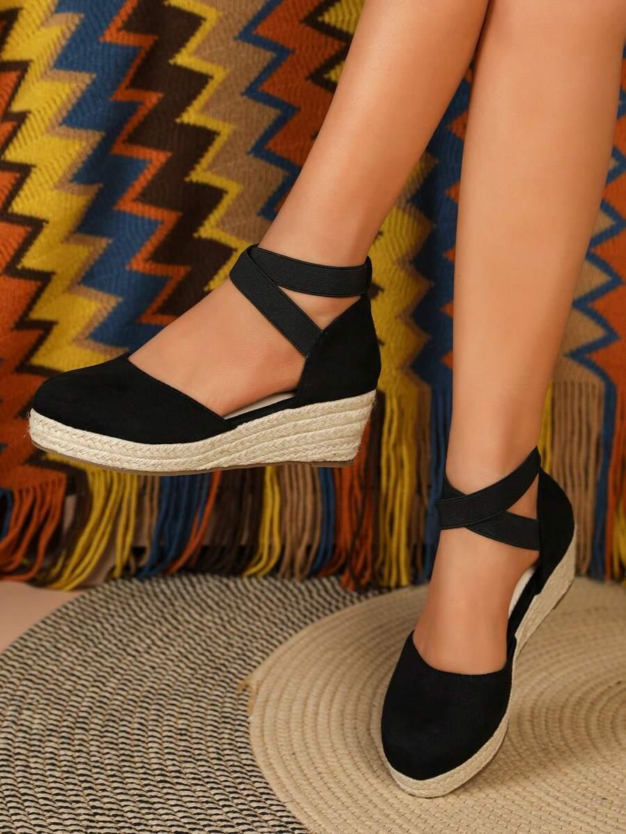 CZARNE ESPADRYLE NA KOTURNIE