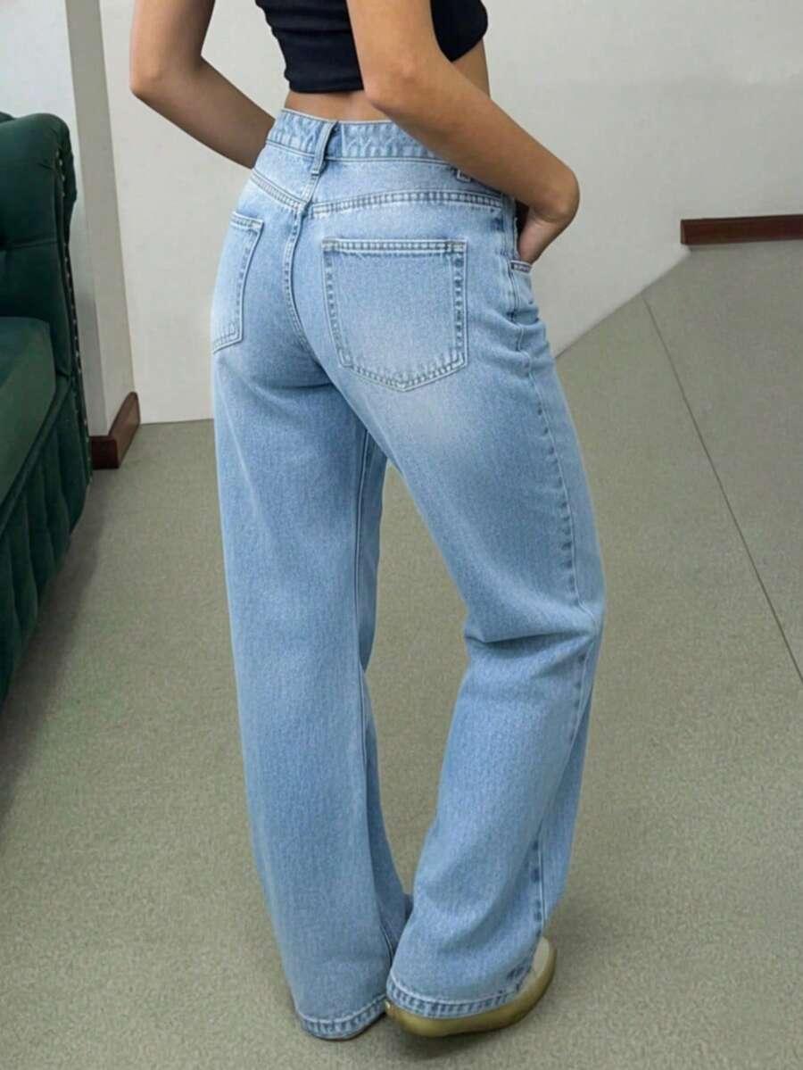 niebieskie spodnie jeans 