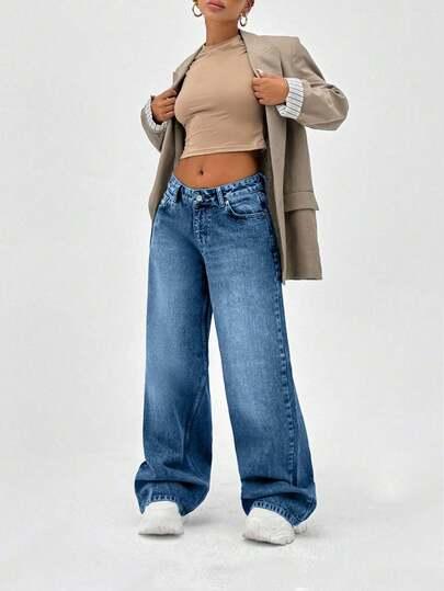 niebieskie spodnie jeans 