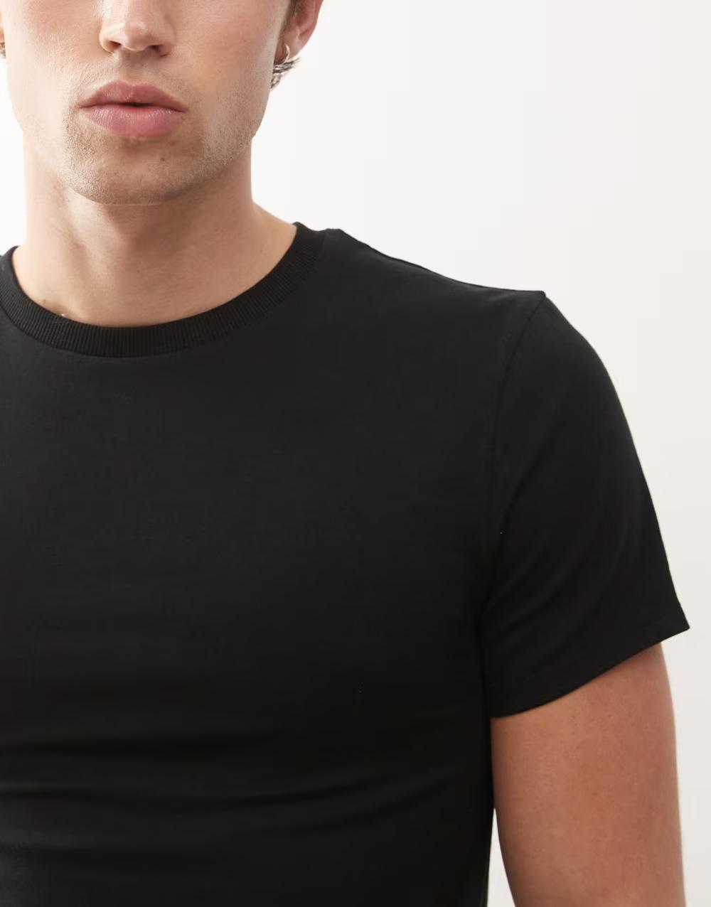 CZARNY T-SHIRT OKRĄGŁY DEKOLT