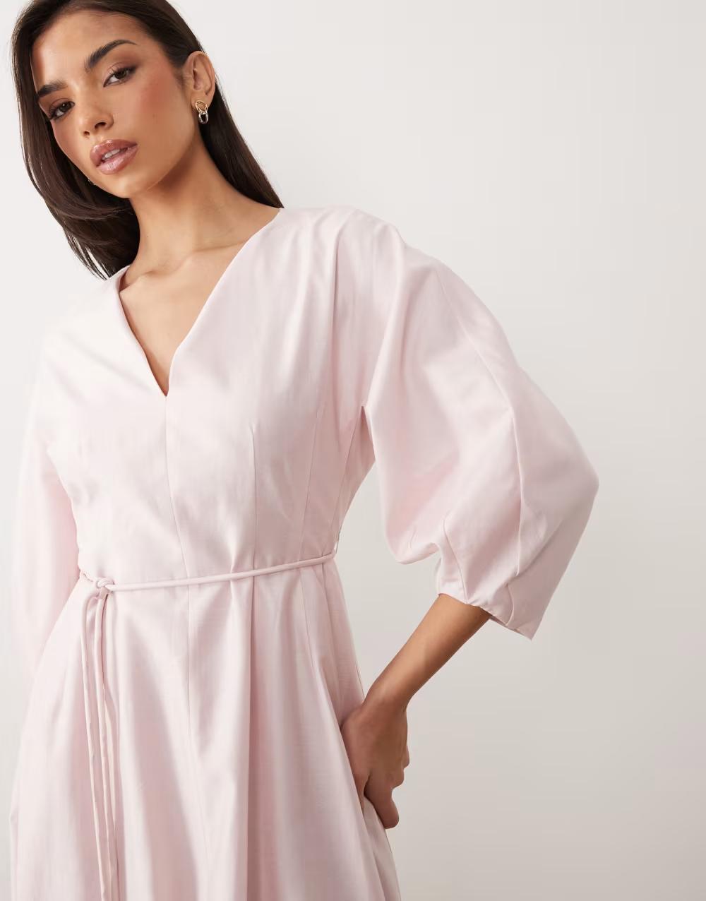 różowa midi sukienka v-neck