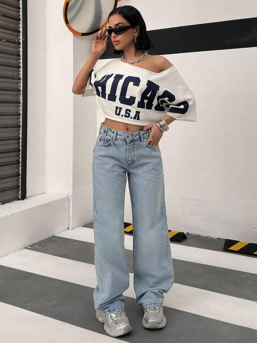 niebieskie spodnie jeans