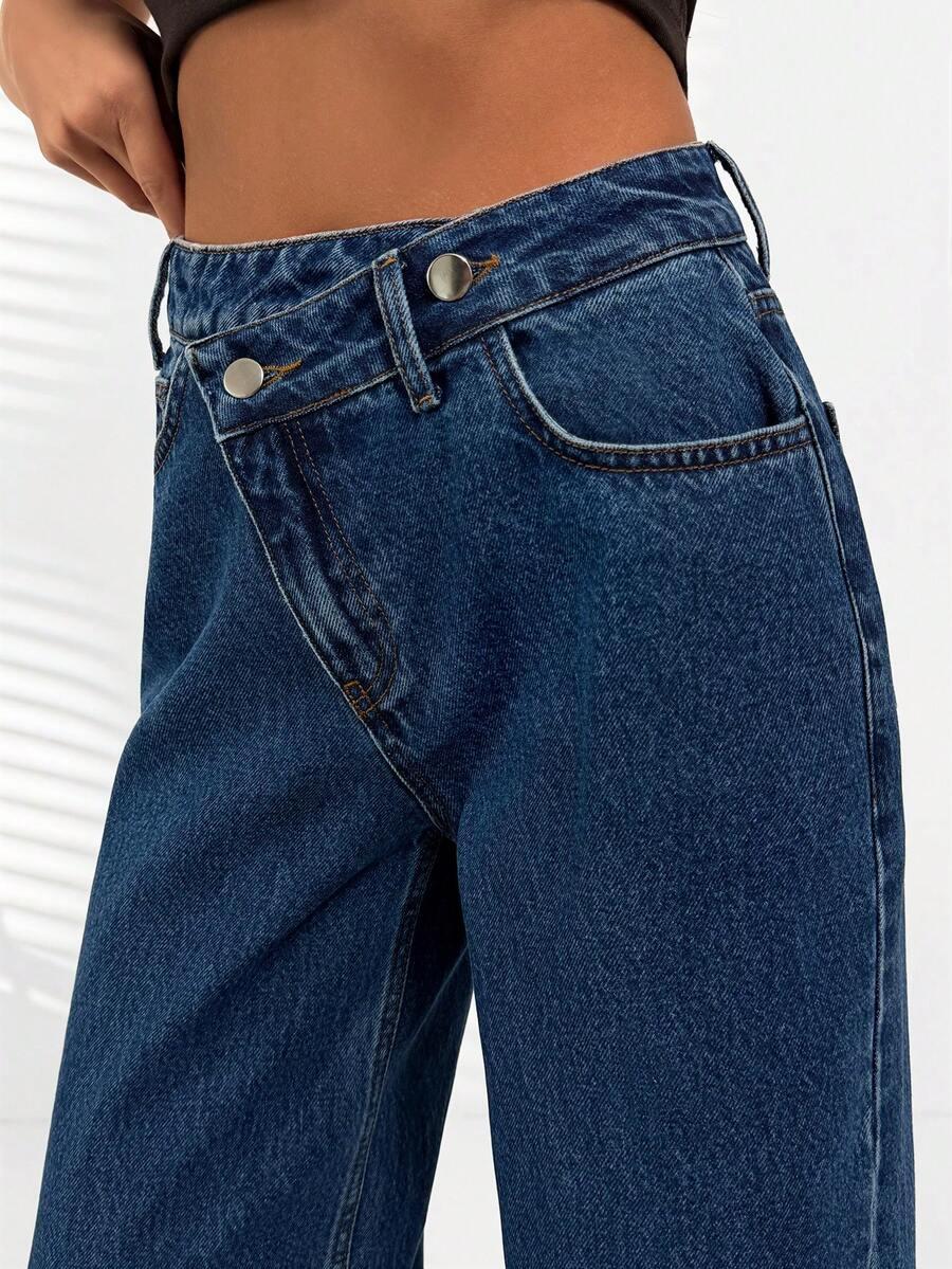 niebieskie spodnie jeans 