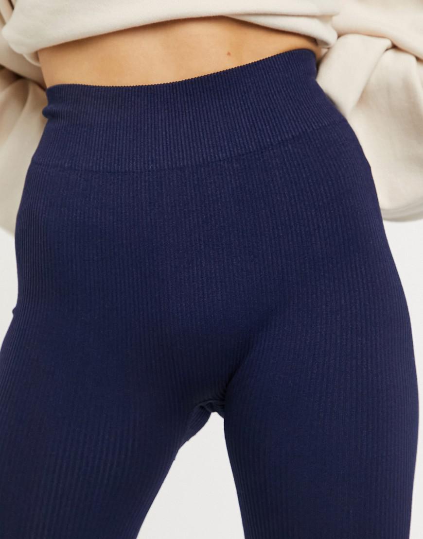 GRANATOWE LEGGINSY PRĄŻKI