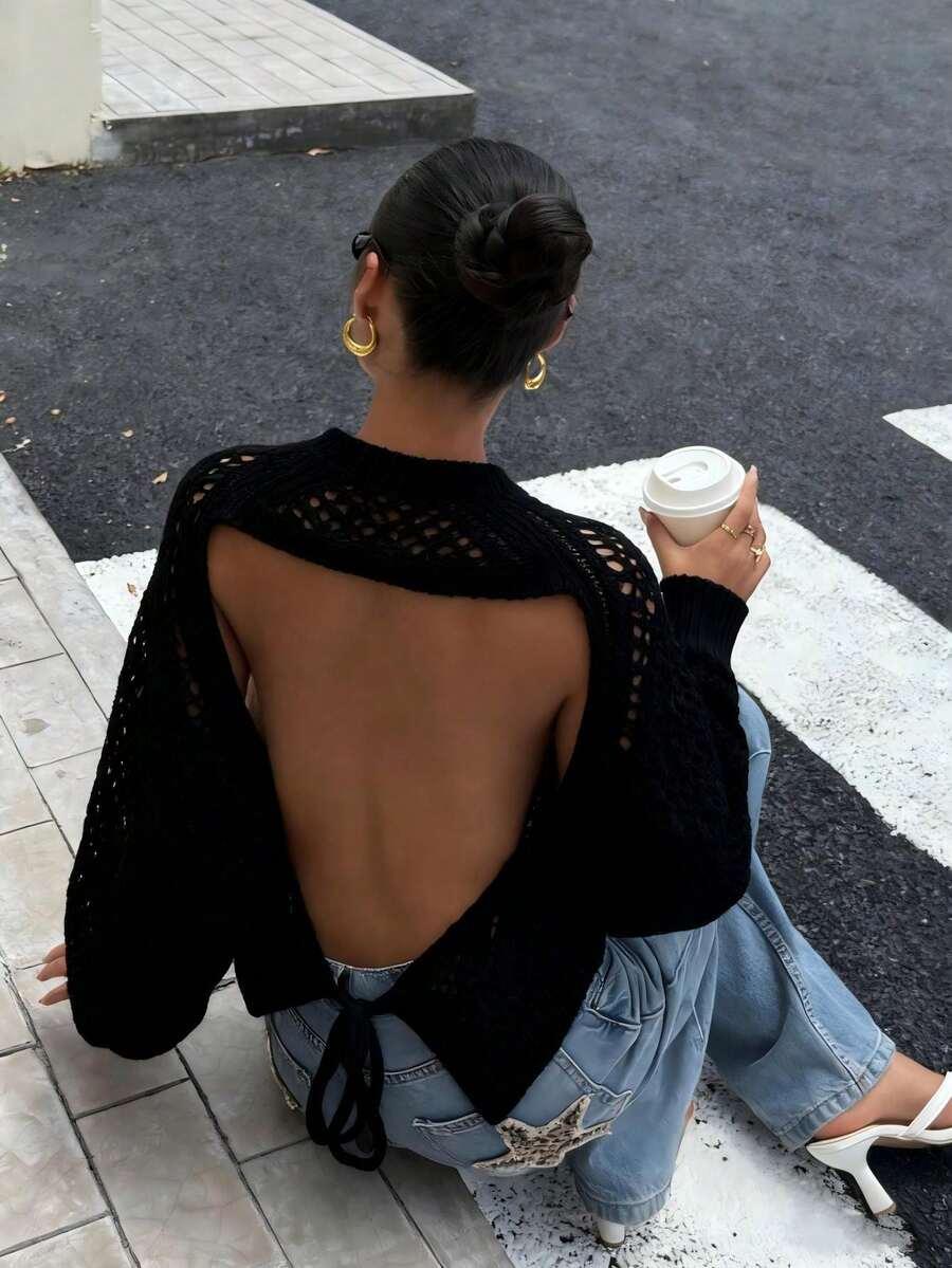 CZARNY SWETER ODKRYTE plecy 
