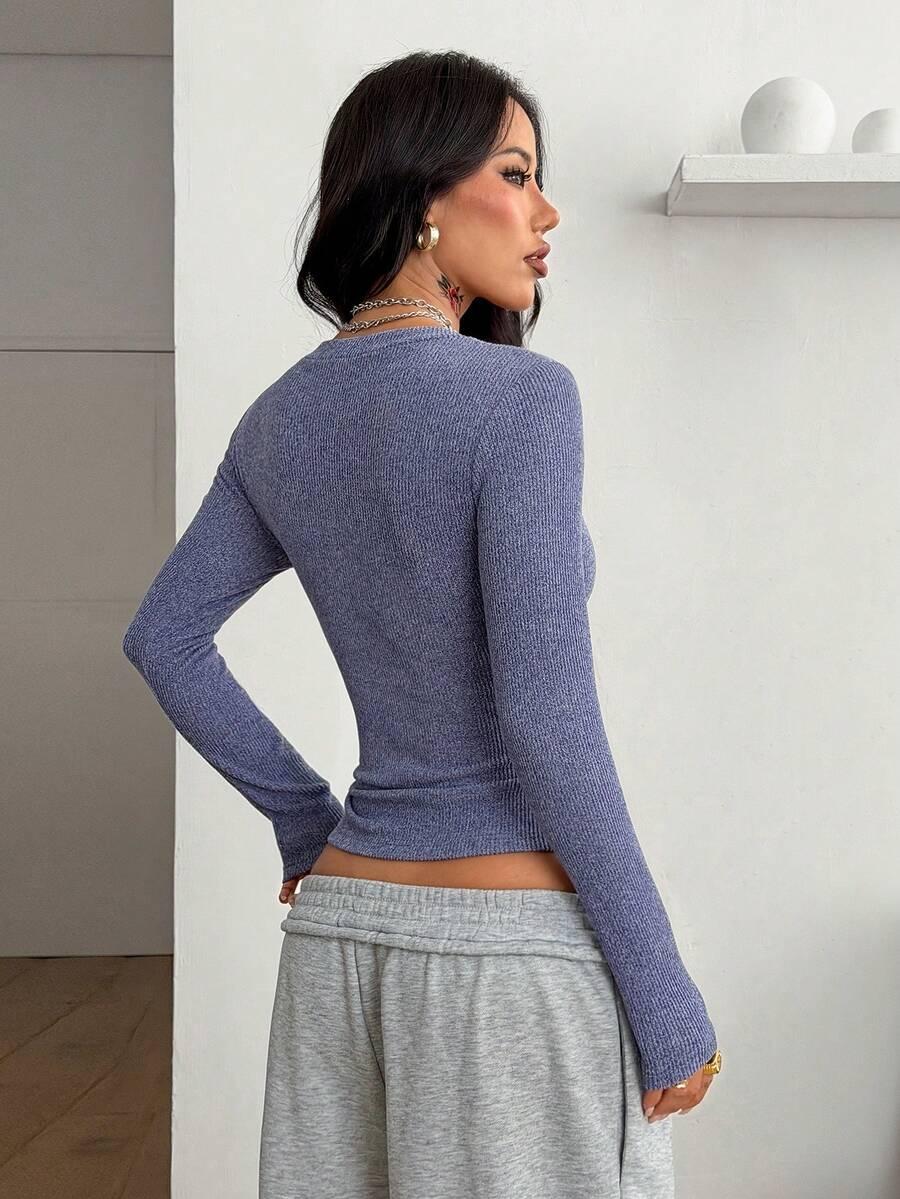 niebieska bluzka v-neck