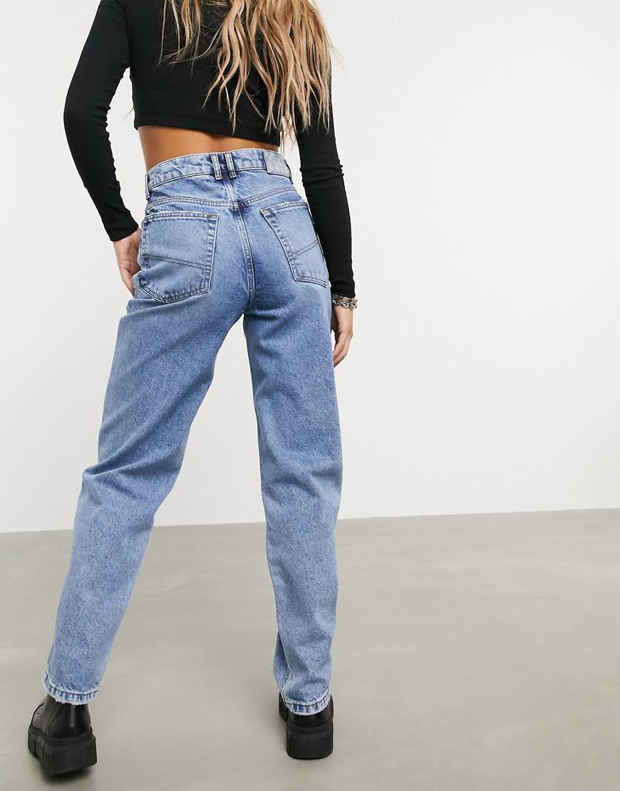 niebieskie jeansy wysoki stan 