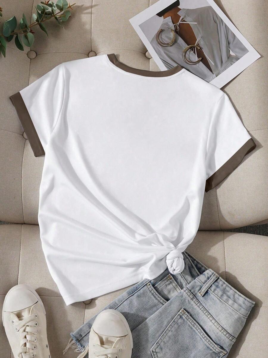 biały t-shirt wzór