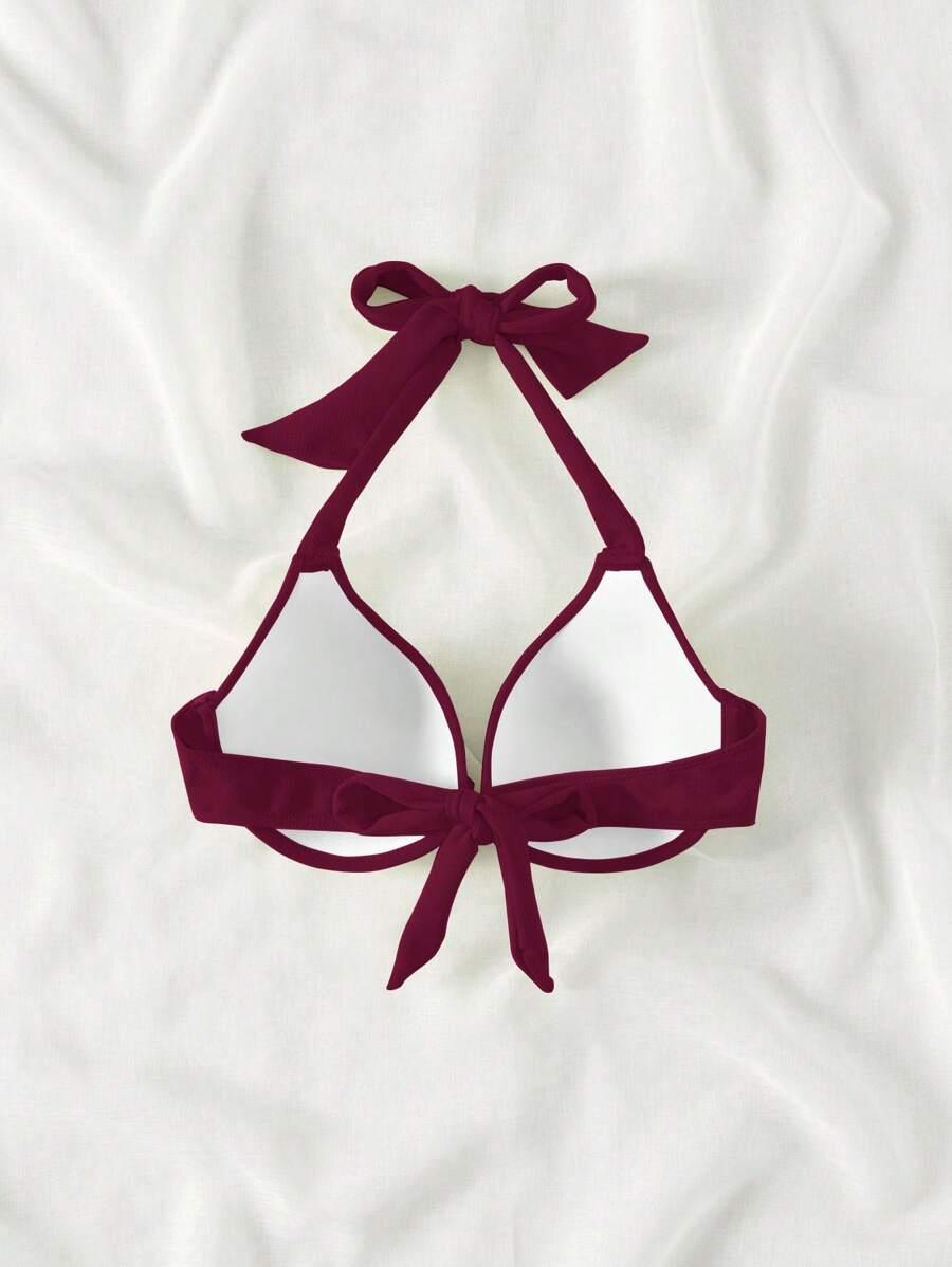 czerwona góra od bikini