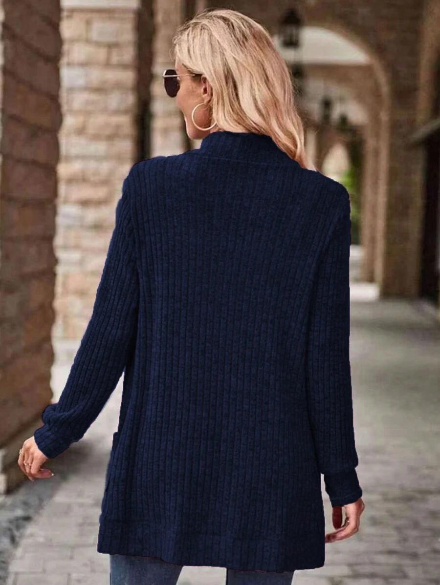 granatowy sweter długi rękaw