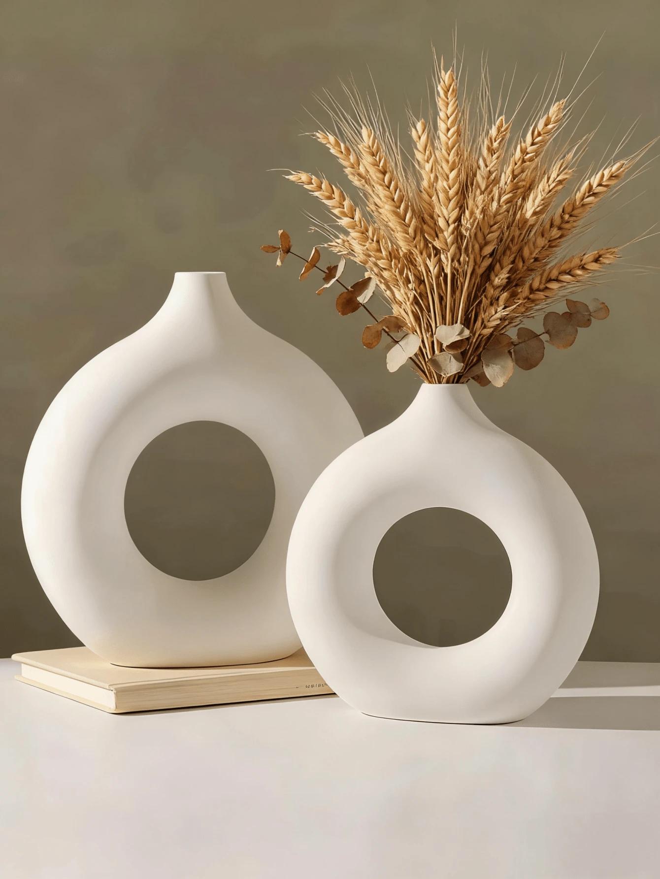 BIAŁY PLASTIKOWY WAZON
