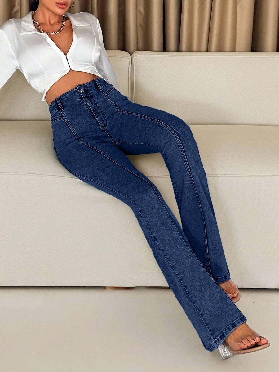 niebieskie spodnie jeans dzwony