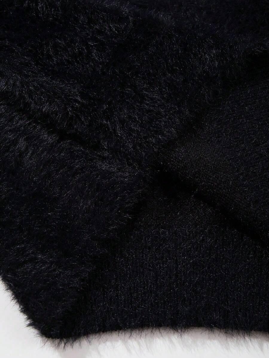 czarny sweter fluffy okrągły dekolt
