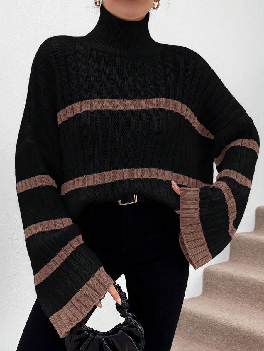 sweter w paski półgolf