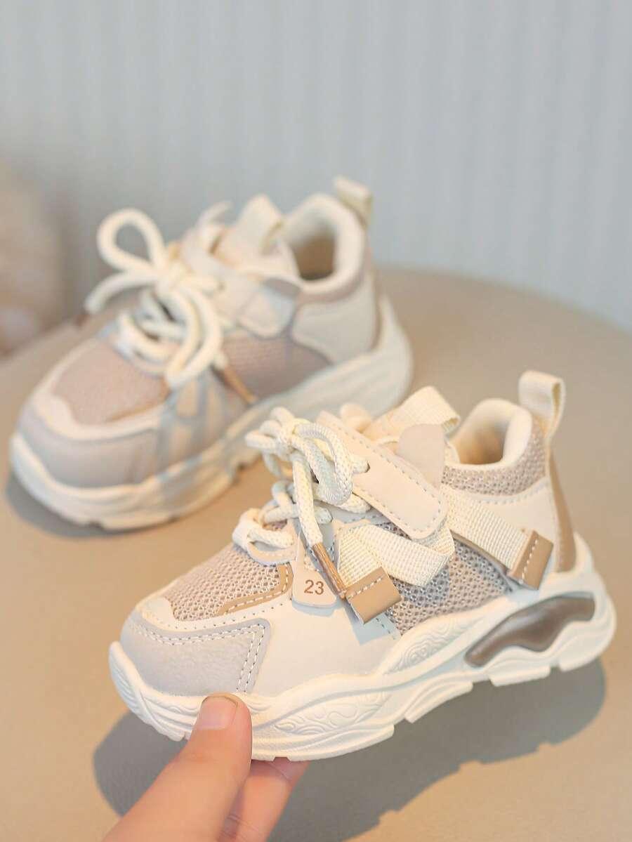 beżowe buty sportowe