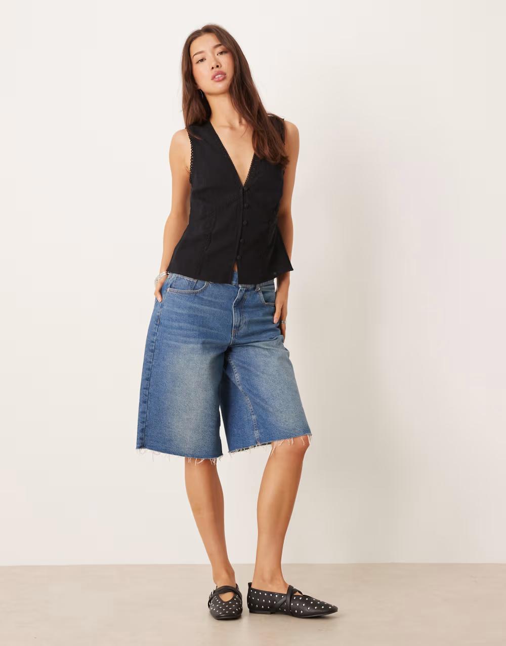 CZARNA KAMIZELKA V-NECK
