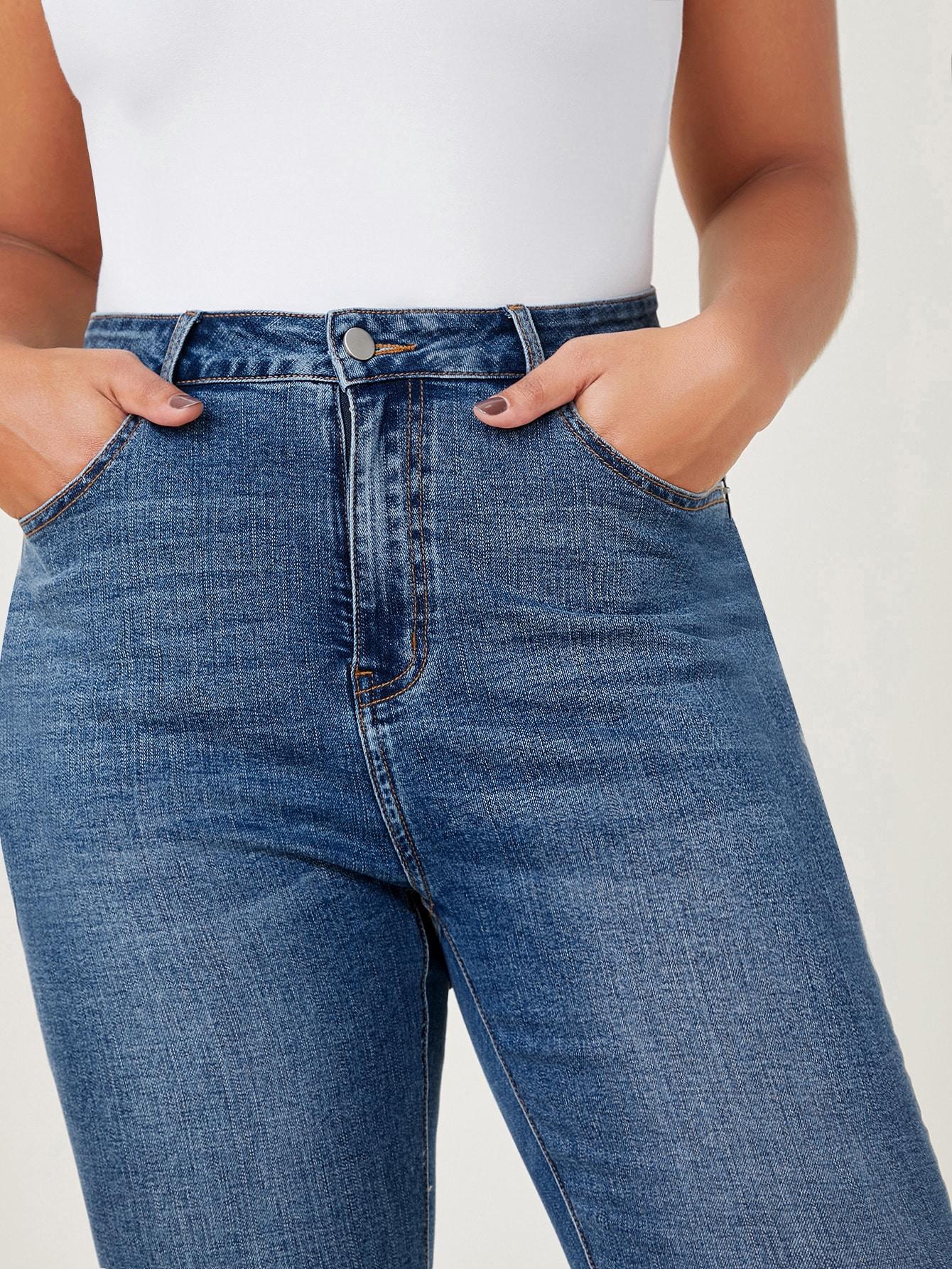 niebieskie spodnie jeans 