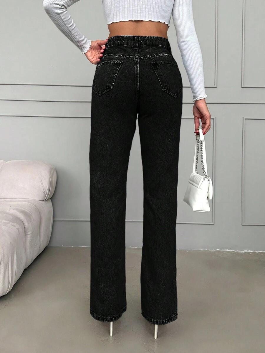 czarne spodnie jeans