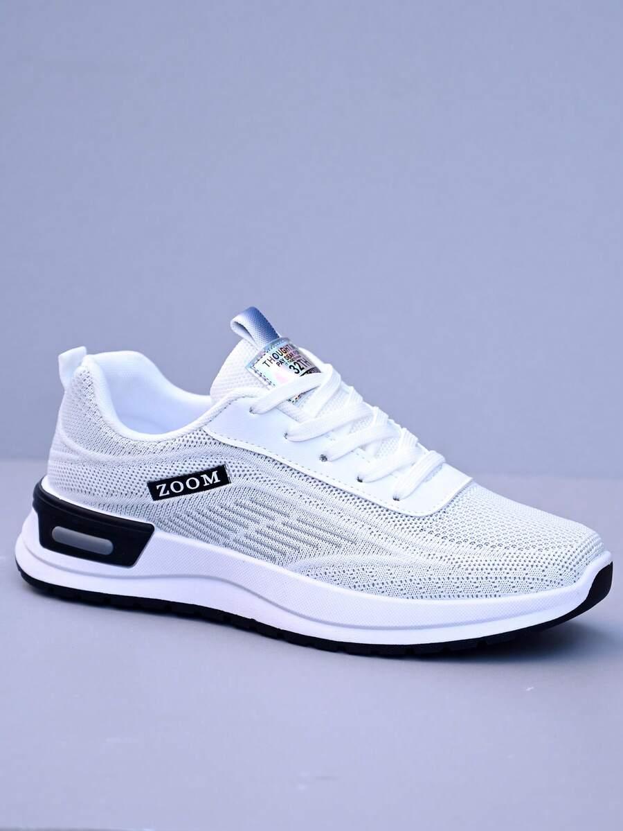 sznurowane buty sportowe