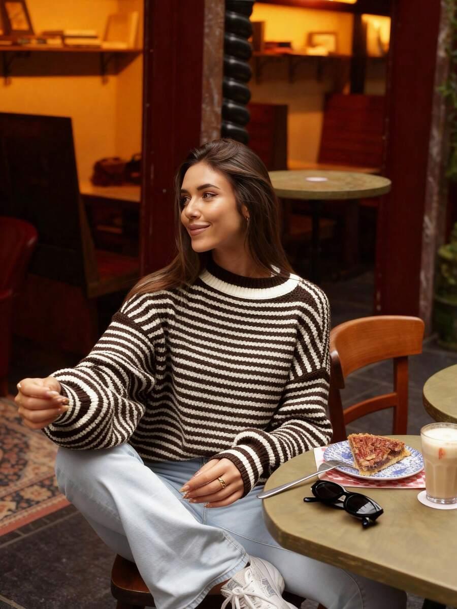 SWETER W PASKI KONTRAST