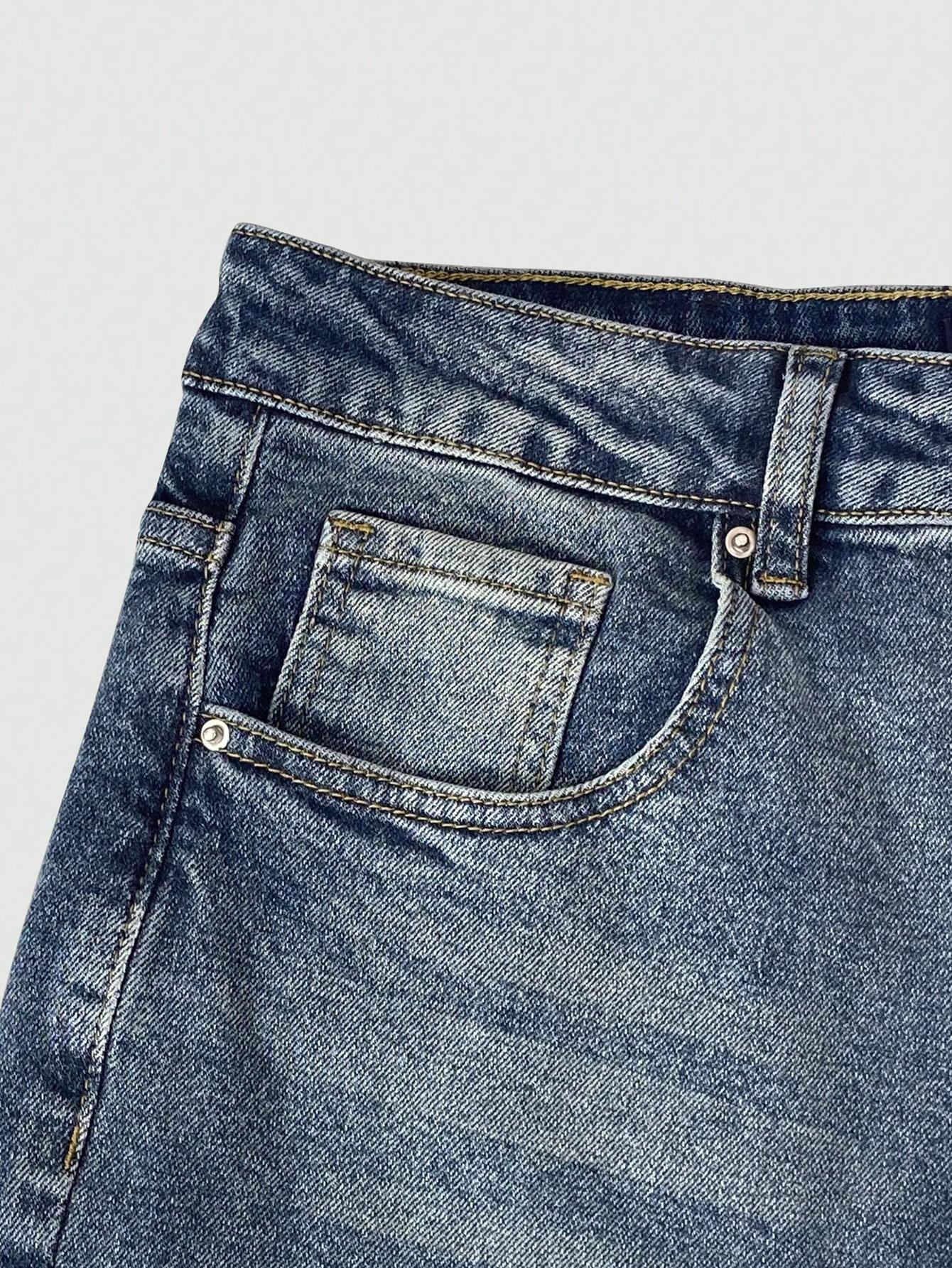 niebieskie spodnie jeans