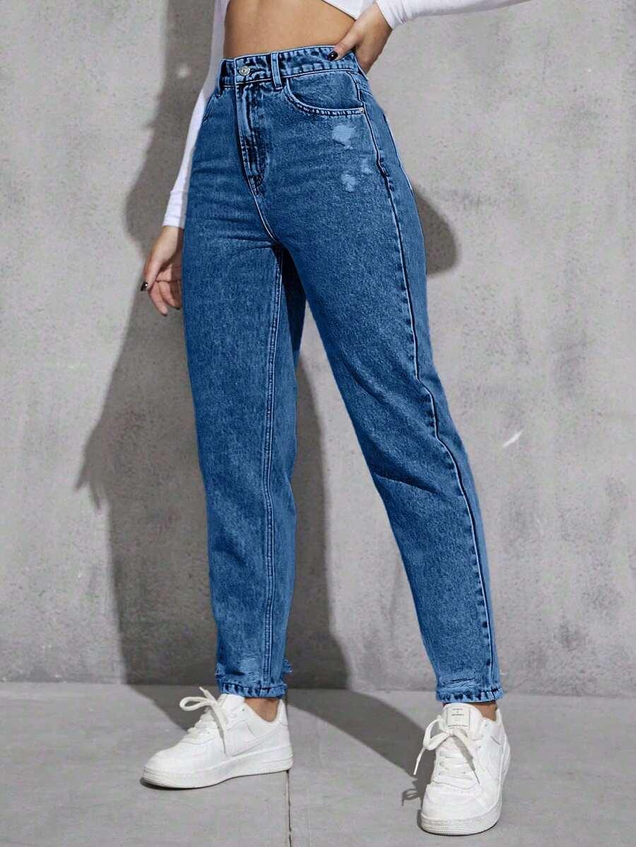 niebieskie spodnie jeans