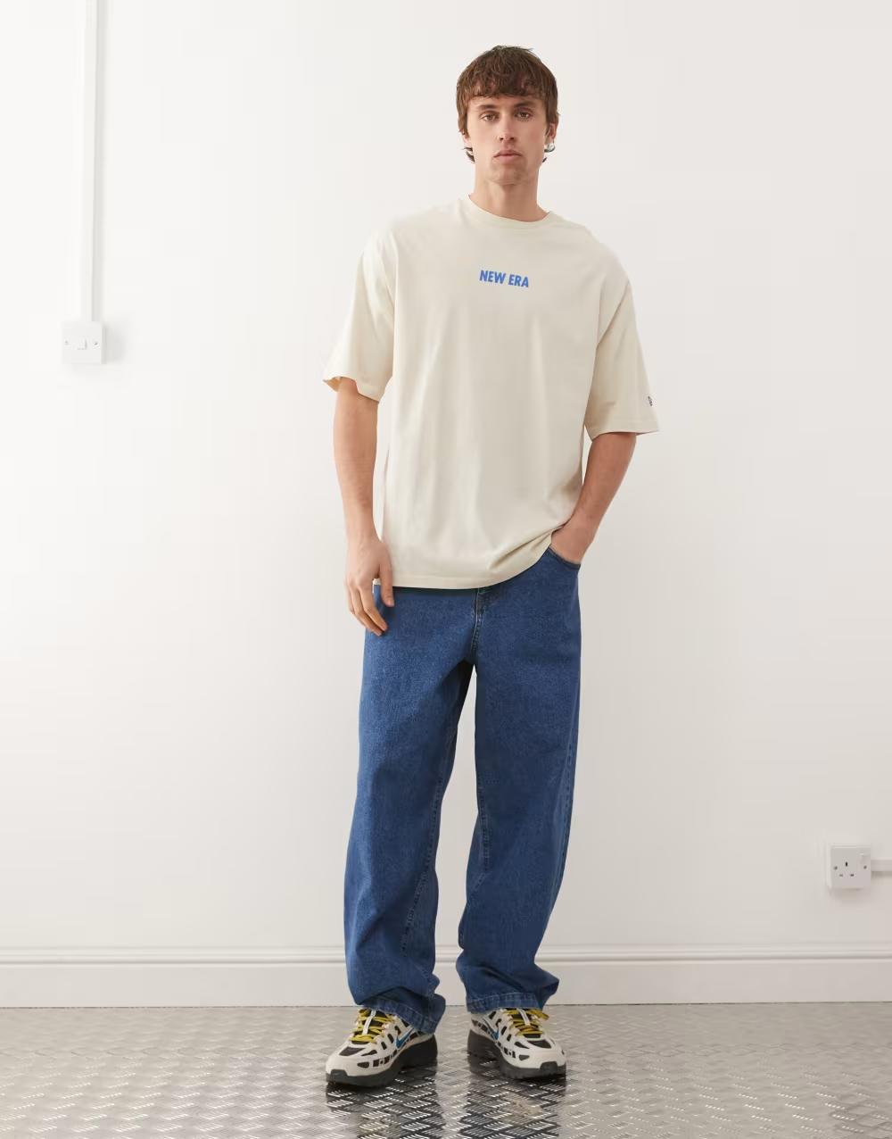 beżowy t-shirt nadruk