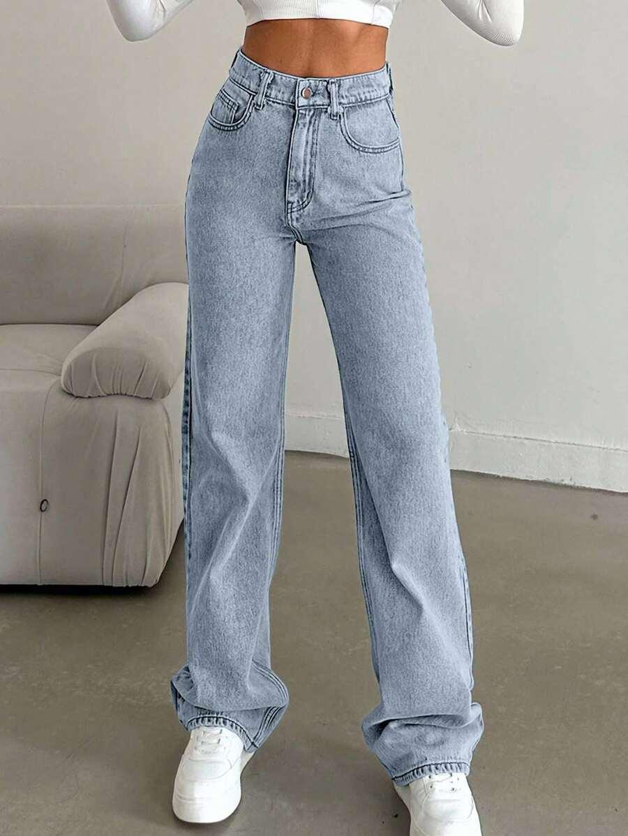 niebieskie spodnie jeans