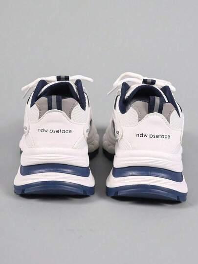 sznurowane buty sportowe