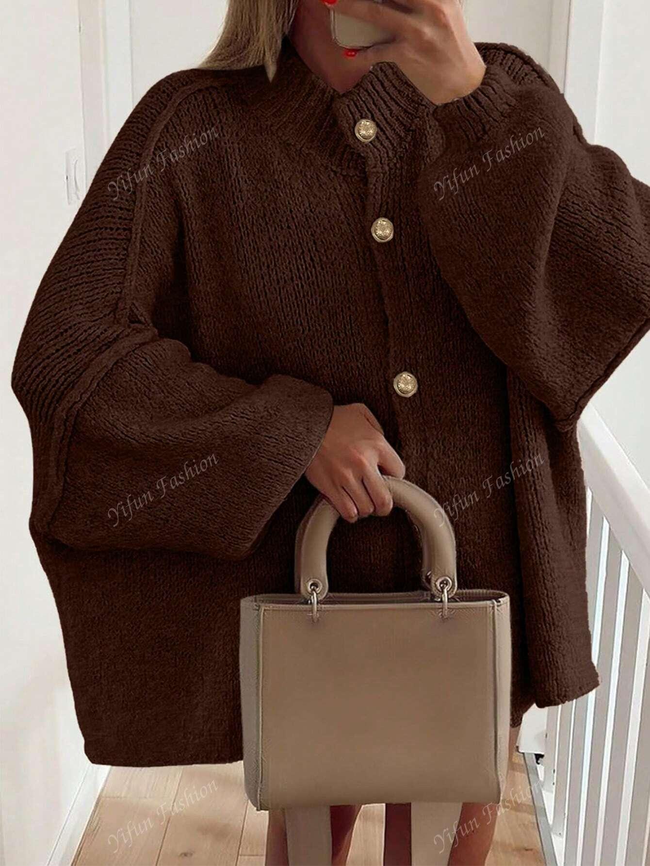 BRĄZOWY SWETER GUZIKI