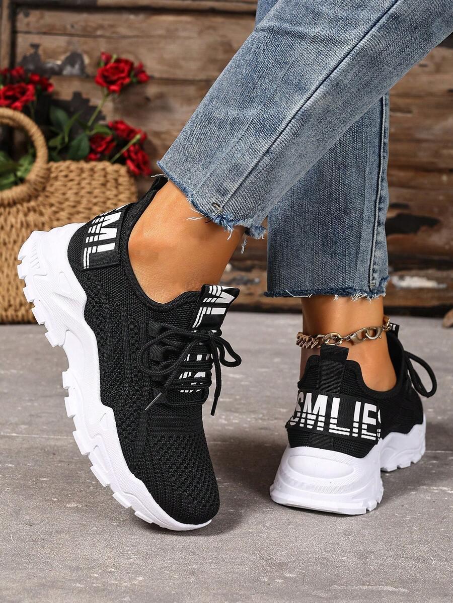 czarne sportowe buty