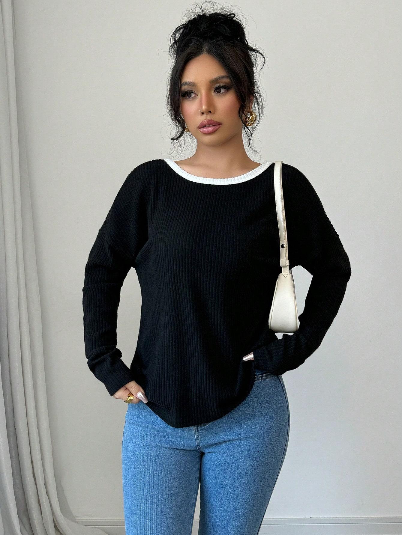 CZARNY SWETER KOKARDY 