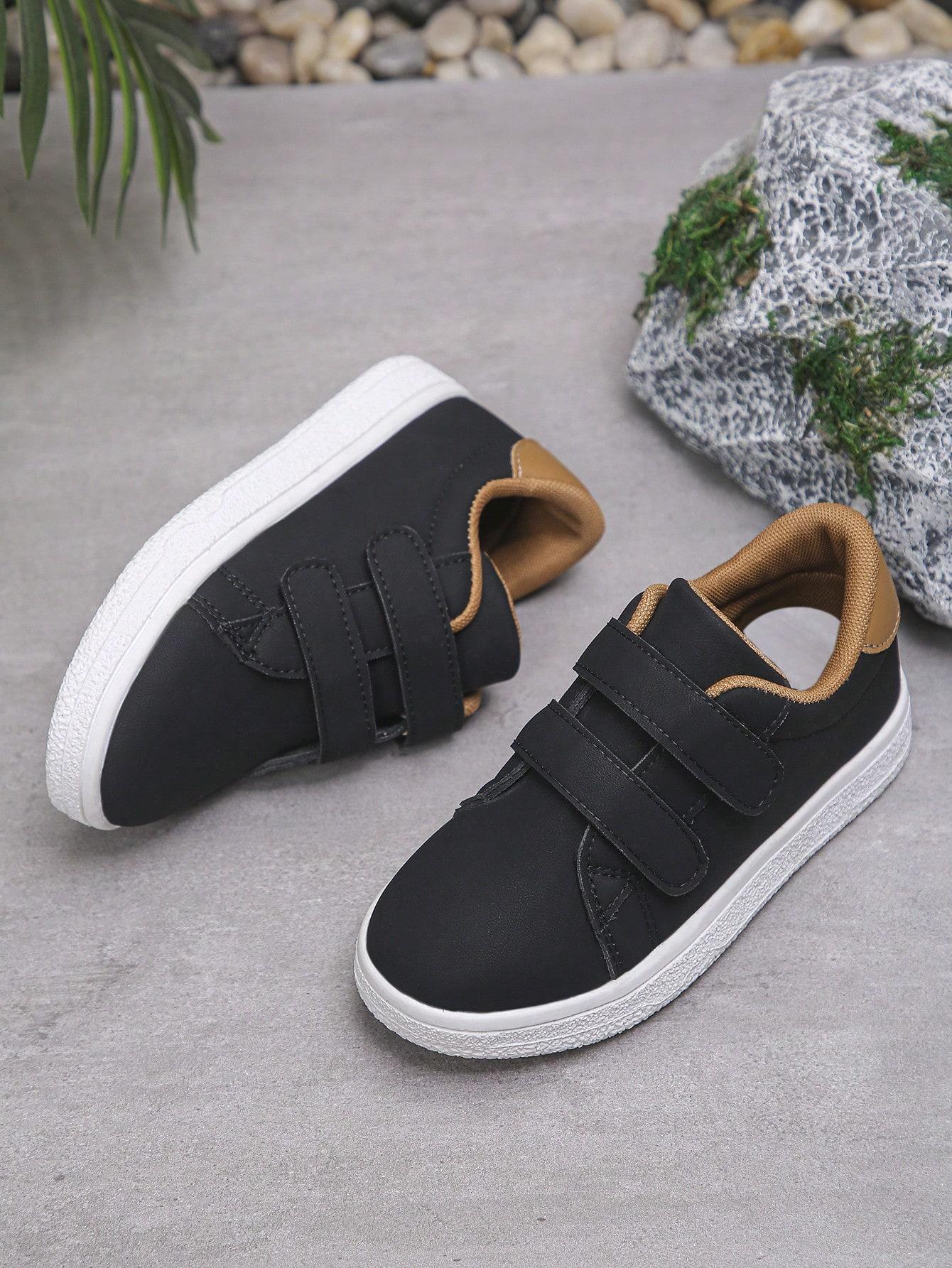 czarne buty sportowe