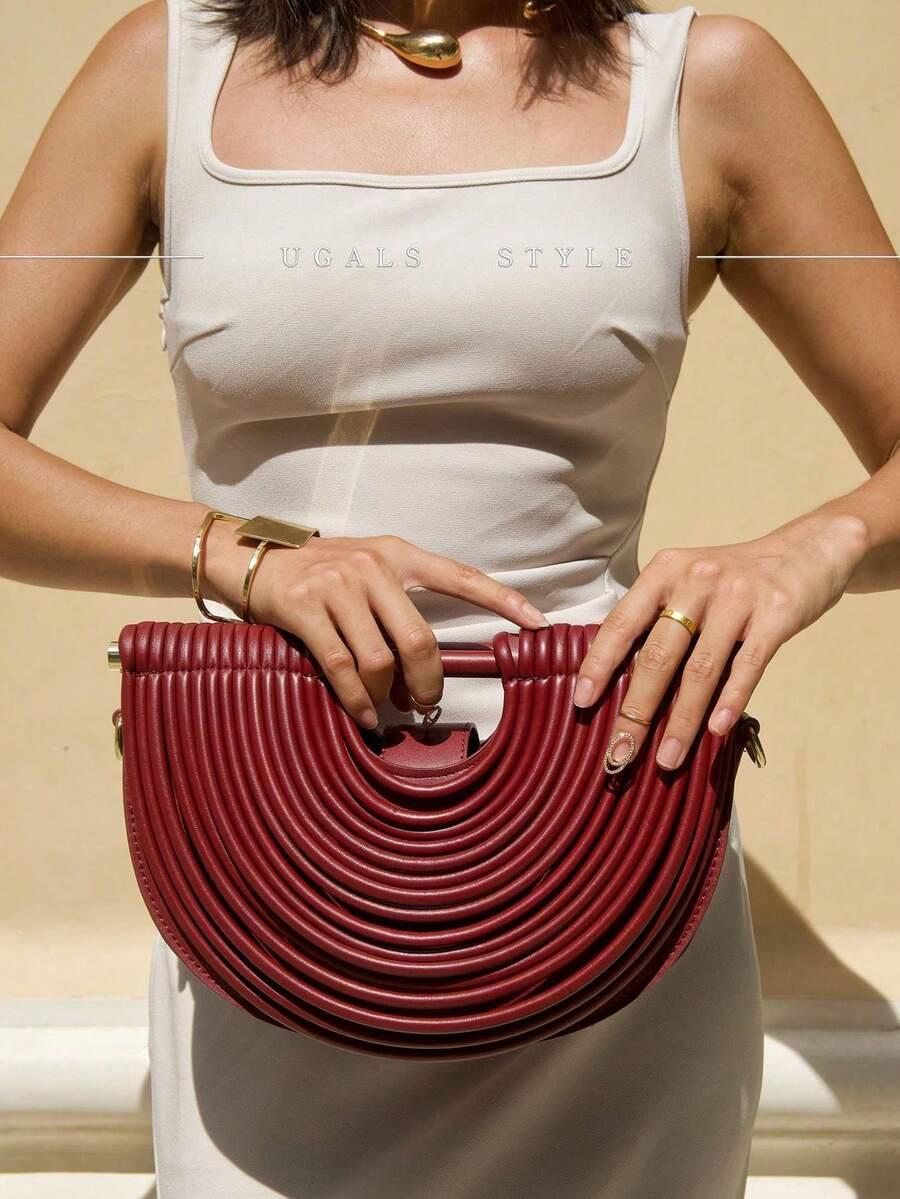 czerwona torebka tekstura