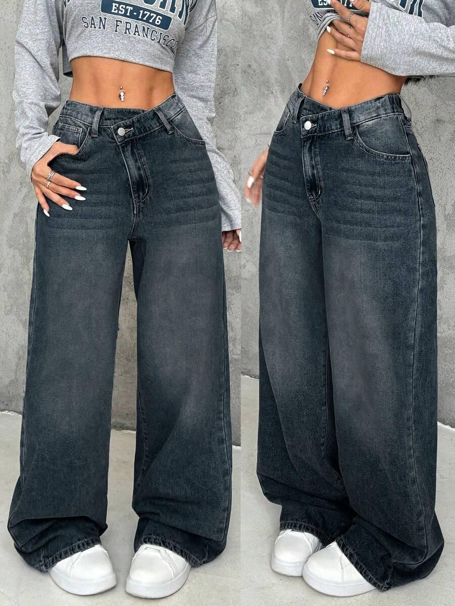 niebieskie spodnie jeans