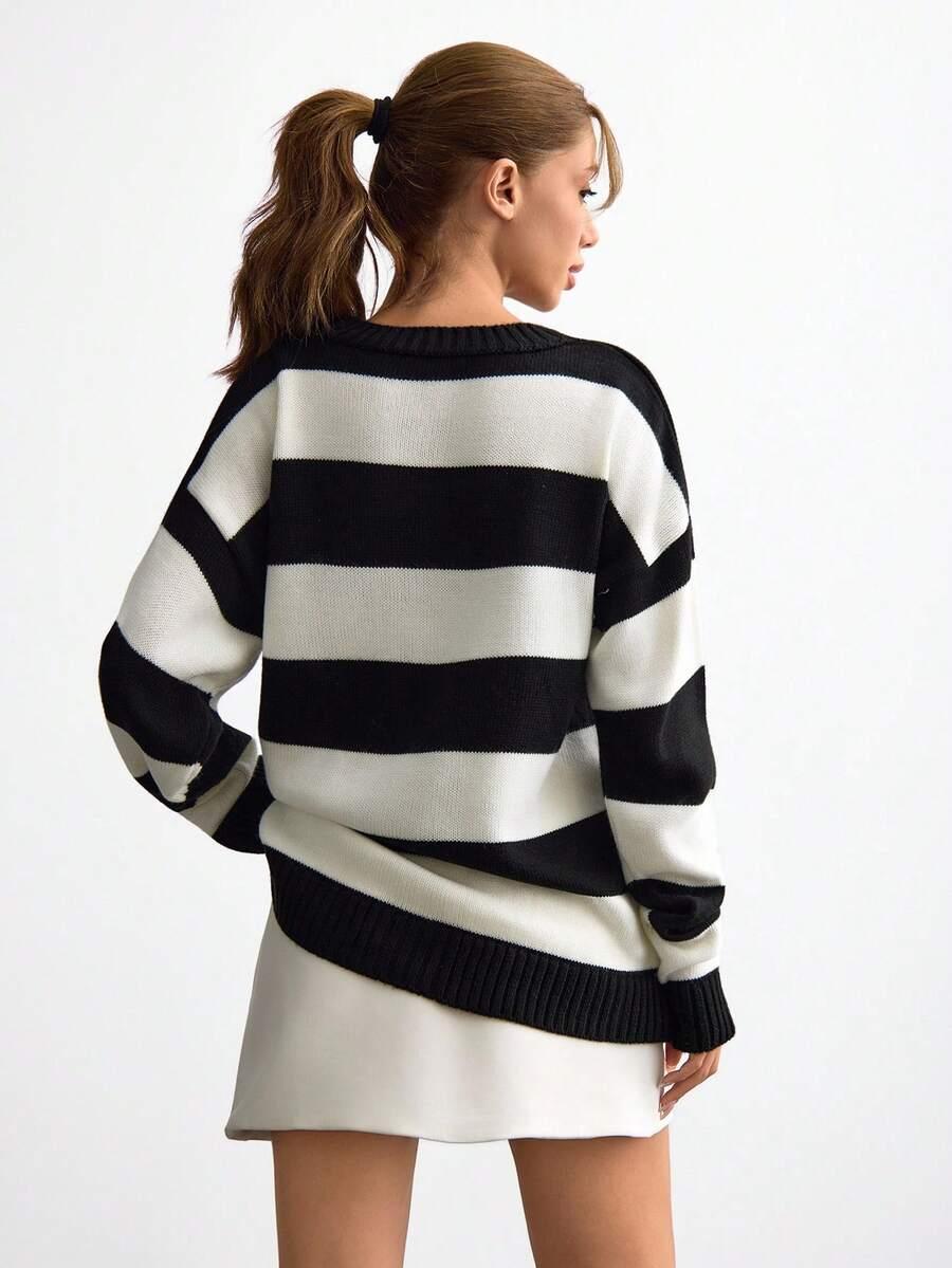 SWETER W PASKI KONTRAST