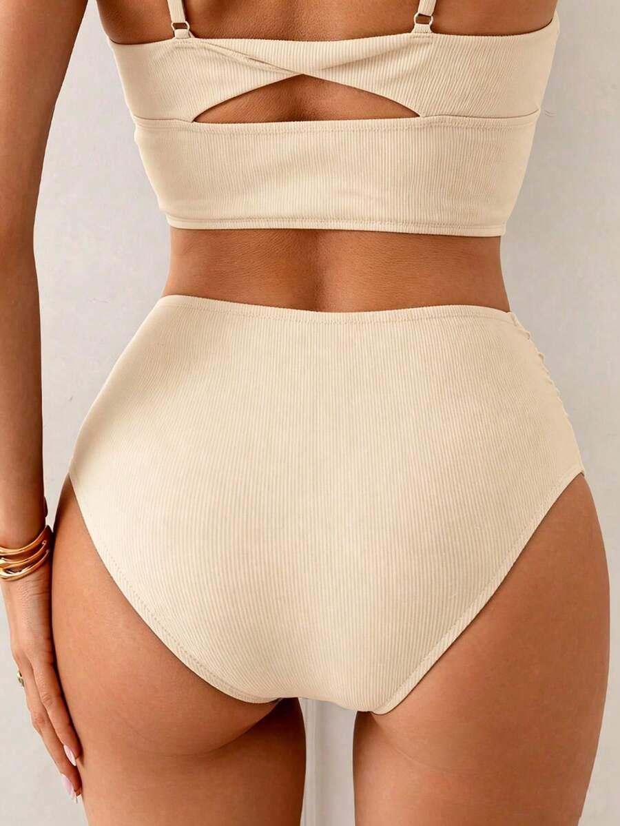 kremowy dół od bikini