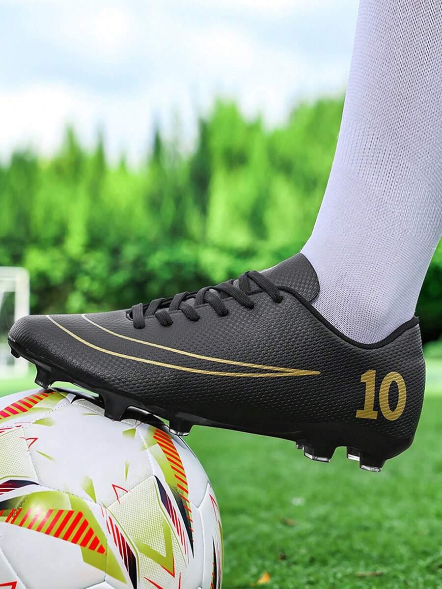 czarne buty do gry w piłkę