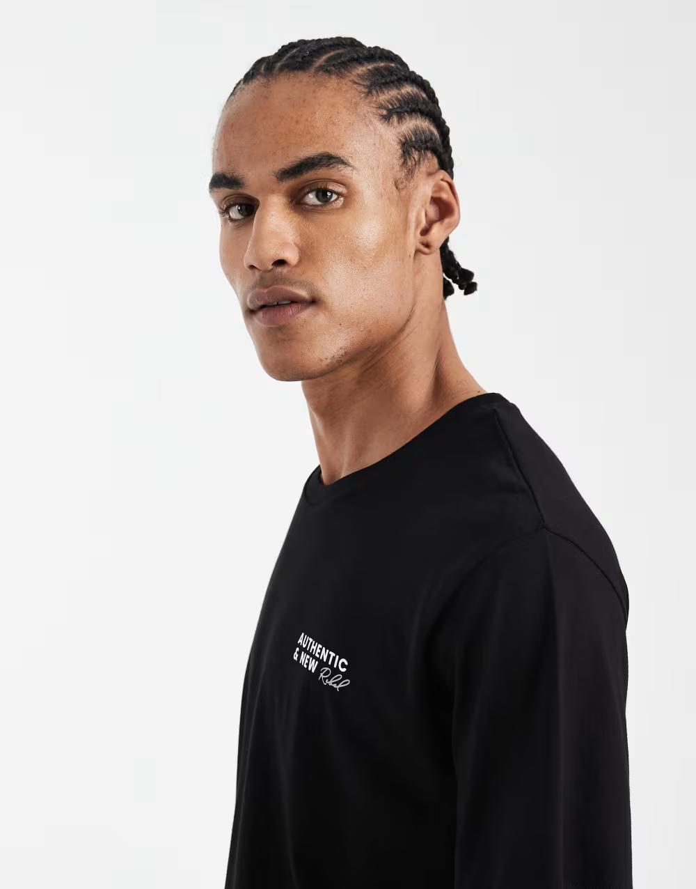 czarny t-shirt nadruk okrągły dekolt