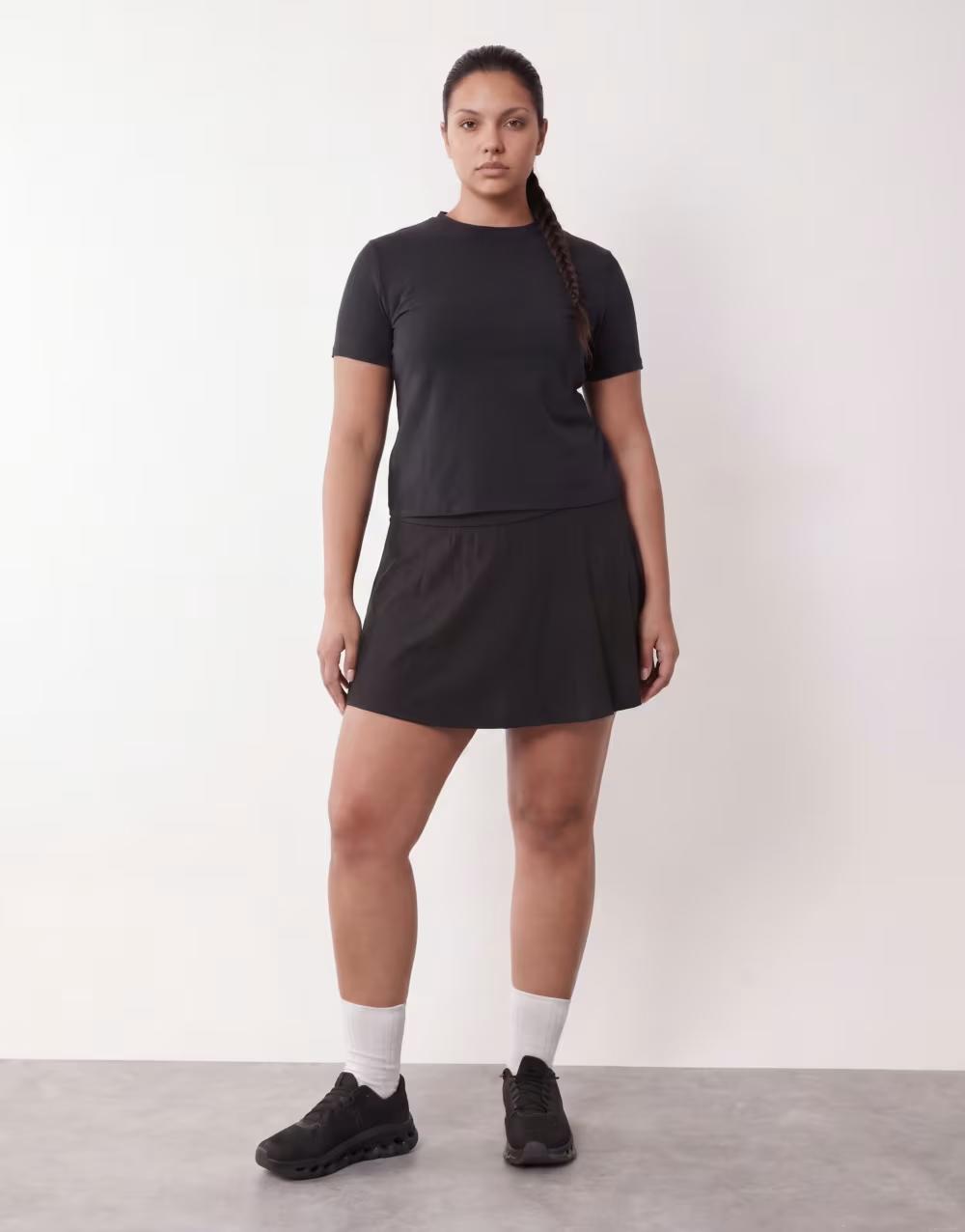 CZARNY T-SHIRT KRÓTKI RĘKAW