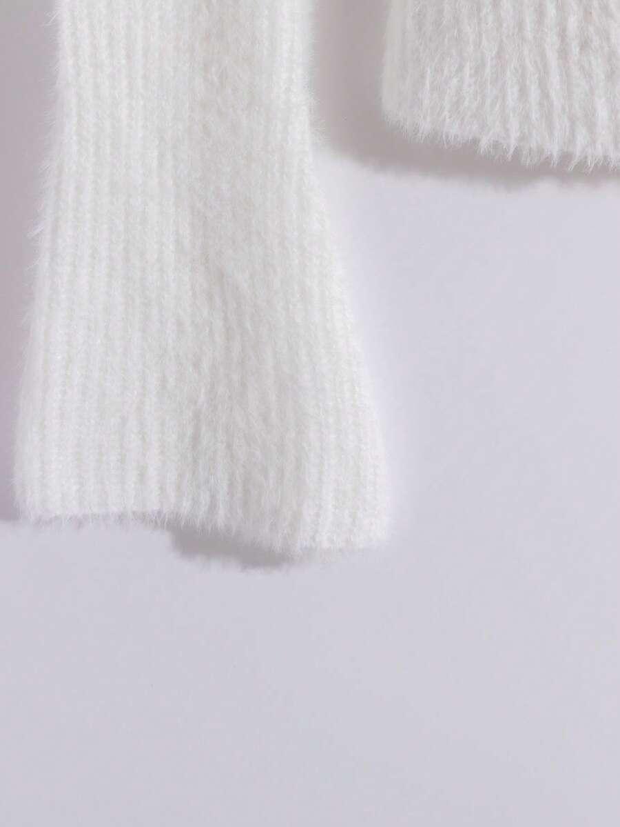 BIAŁY SWETER LEJĄCY DEKOLT