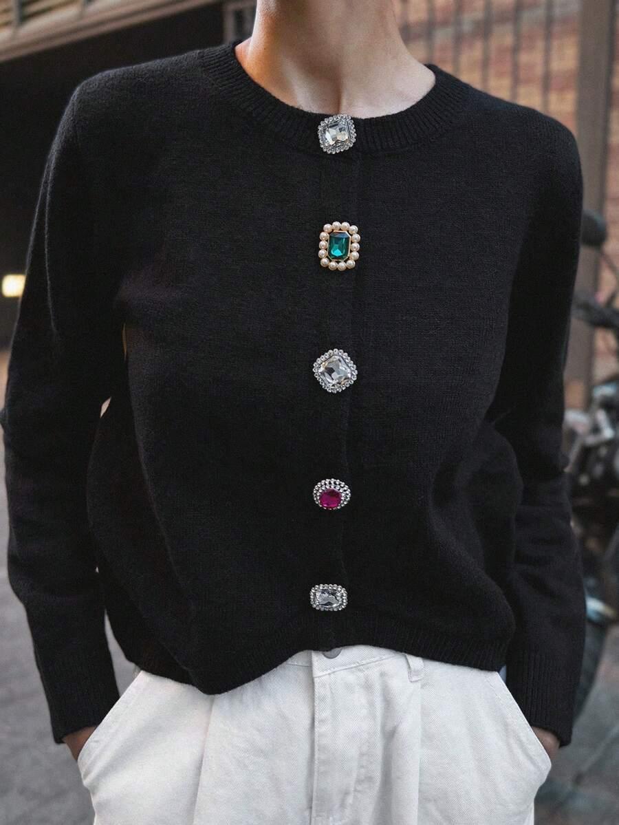 CZARNY SWETER GUZIKI