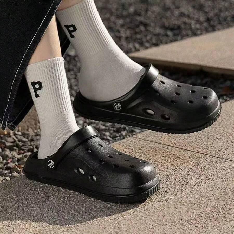 czarne klapki casual