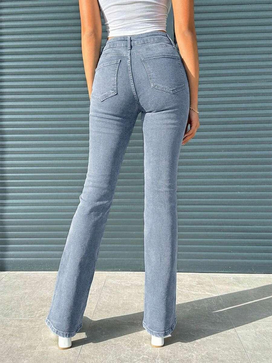 niebieskie spodnie jeans 